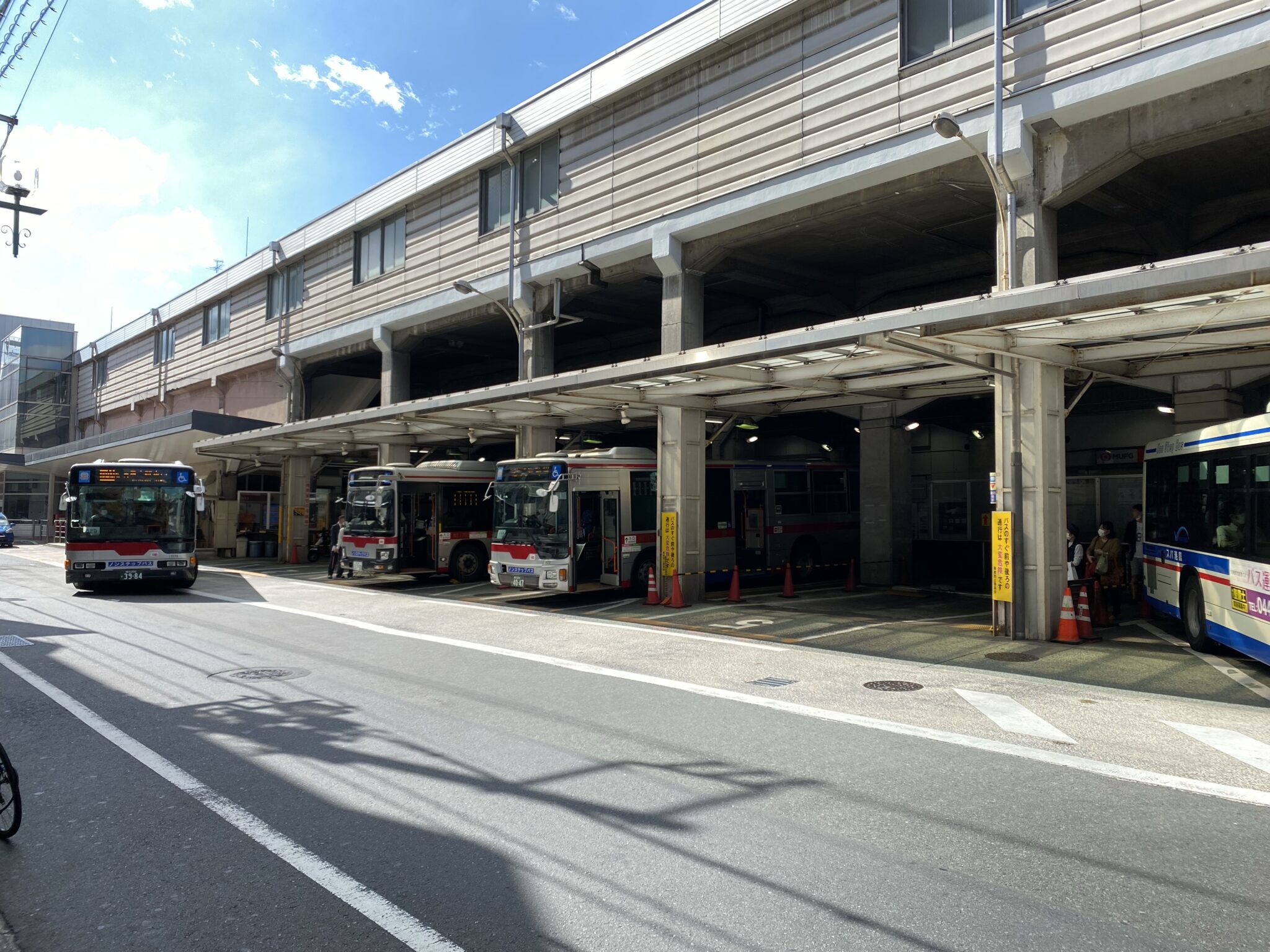 綱島駅東口バスターミナルと臨港バス「鶴03」系統【スイッチバック式】 cari angin tokyo 綱島駅東口バスターミナルと臨港バス「鶴03」系統【スイッチバック式】 cari angin tokyo
